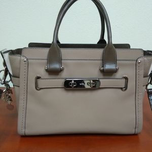 Coach Swagger 27 Carryall